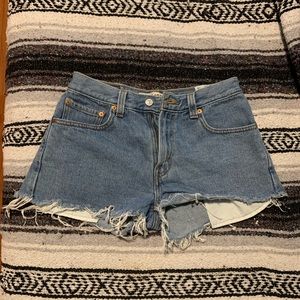 Levi’s cut off shorts